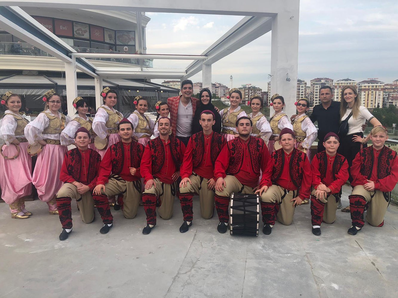 İsfanbul AVM’de Balkan kültürünü hedef kitlemize tanıttık. Medya ilişkilerini gerçekleştirdik