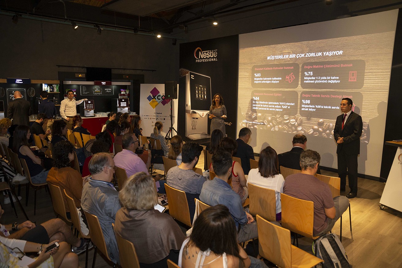 Nestlé Professional’ın iki yeni kahve makinesi serisini XCO’19’da basın toplantımız ile tanıttık