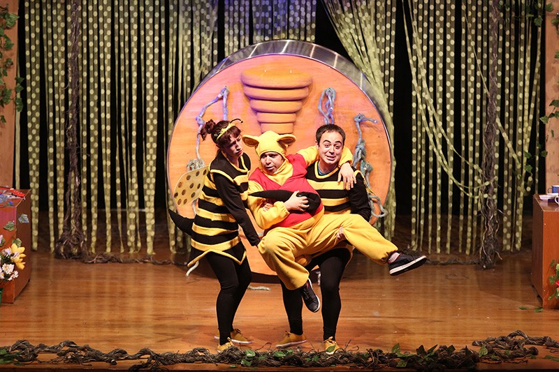 Anavarza Bal için proje yönetimi kapsamında çocuk tiyatrosu gerçekleştirdik