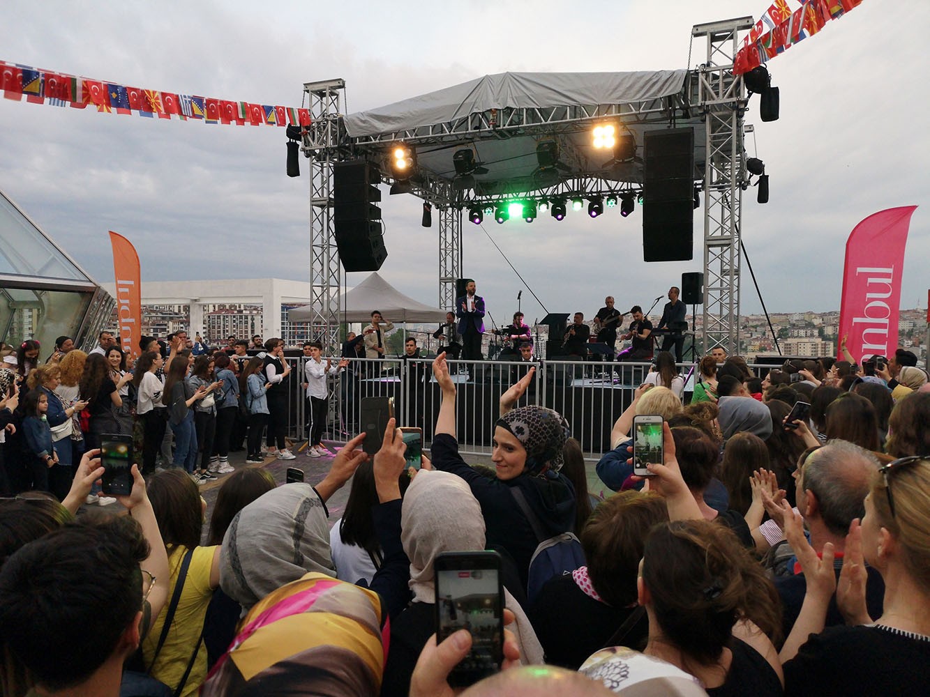 İsfanbul AVM’de Balkan kültürünü hedef kitlemize tanıttık. Medya ilişkilerini gerçekleştirdik